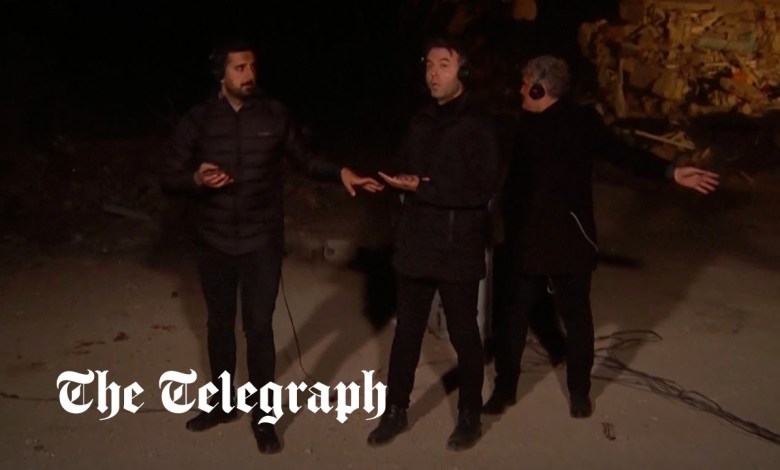 Türkei: Momentan ereignet sich während einer Live-Nachrichtenübertragung ein erneutes Erdbeben Türkei: Momentan ereignet sich während einer Live-Nachrichtenübertragung ein erneutes Erdbeben