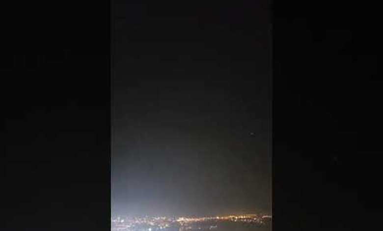 Καμικάζι Μη επανδρωμένα αεροσκάφη και βαλλιστικοί πύραυλοι από το Ιράν χτυπούν το Ισραήλ. #shorts Καμικάζι Μη επανδρωμένα αεροσκάφη και βαλλιστικοί πύραυλοι από το Ιράν χτυπούν το Ισραήλ. #shorts