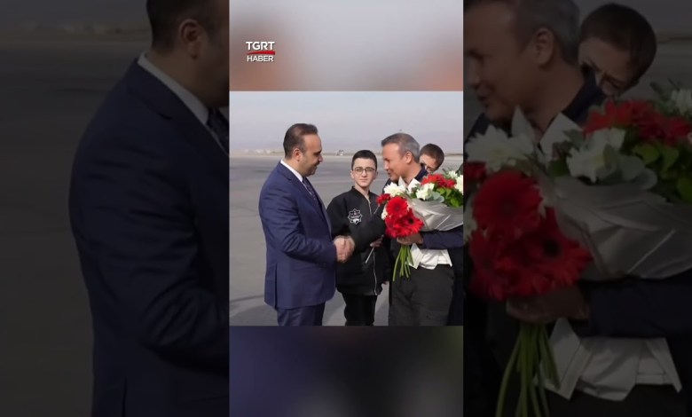 Ο πρώτος αστροναύτης της Τουρκίας Αλπέρ Γεζεραβτζή επέστρεψε στην πατρίδα του Ο πρώτος αστροναύτης της Τουρκίας Αλπέρ Γεζεραβτζή επέστρεψε στην πατρίδα του