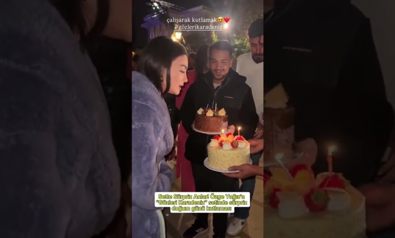 Sette Sürpriz Anlar l Özge Yağız’a “Gözleri Karadeniz” Setinde Sürpriz Doğum Günü Kutlaması #shorts Sette Sürpriz Anlar l Özge Yağız’a “Gözleri Karadeniz” Setinde Sürpriz Doğum Günü Kutlaması #shorts