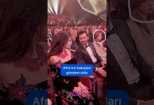Sizce neden böyle baktı ?  Reklam #bedendili #afrasaraçoğlu #barışarduç #mikroifadeler #magazin Sizce neden böyle baktı ?  Reklam #bedendili #afrasaraçoğlu #barışarduç #mikroifadeler #magazin