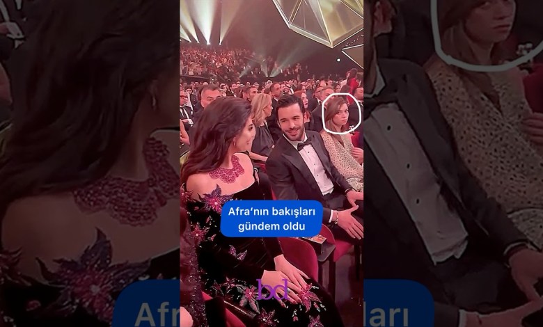 Sizce neden böyle baktı ?  Reklam #bedendili #afrasaraçoğlu #barışarduç #mikroifadeler #magazin Sizce neden böyle baktı ?  Reklam #bedendili #afrasaraçoğlu #barışarduç #mikroifadeler #magazin