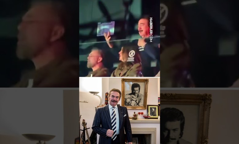 Tarkan, Konserinde Orhan Gencebay’ı Selamladı Tarkan, Konserinde Orhan Gencebay’ı Selamladı