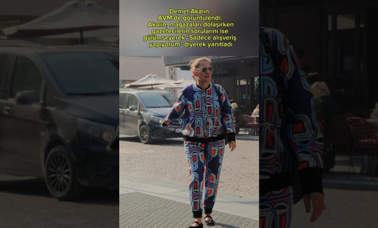 Demet Akalın, AVMde Görüntülendi #demetakalin #magazin Demet Akalın, AVMde Görüntülendi #demetakalin #magazin