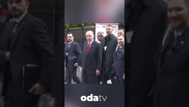 Cumhurbaşkanı Erdoğan’ın 2 metre boyundaki koruması Yunan medyasının gündeminde! #shorts Cumhurbaşkanı Erdoğan’ın 2 metre boyundaki koruması Yunan medyasının gündeminde! #shorts