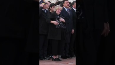 Atatürk’ü anmak için Taksim’deki törene katılan yurttaş, gözyaşlarını tutamadı #shorts Atatürk’ü anmak için Taksim’deki törene katılan yurttaş, gözyaşlarını tutamadı #shorts