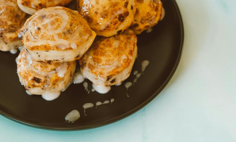 Delicious Cinnamon Roll French Toast Delicious Cinnamon Roll French Toast