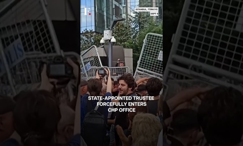 Turkish Police Storm Opposition CHP Office in Istanbul, Scuffle With Protesters | N18G Turkish Police Storm Opposition CHP Office in Istanbul, Scuffle With Protesters | N18G