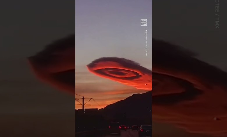 Bizarre Cloud Formation in Turkey Looks Like Something Out of ‘Nope’ Bizarre Cloud Formation in Turkey Looks Like Something Out of ‘Nope’