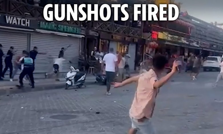 Mass brawl erupts between knife-wielding thugs in Turkish holiday hotspot Mass brawl erupts between knife-wielding thugs in Turkish holiday hotspot