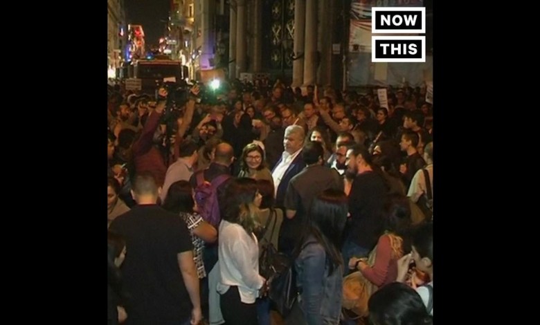 Journalists in Turkey Protest After Gov’t Crackdown on News Stations | NowThis Journalists in Turkey Protest After Gov’t Crackdown on News Stations | NowThis