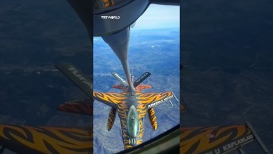 Turkish F-16 in NATO Tiger colours refuels over Romania Turkish F-16 in NATO Tiger colours refuels over Romania
