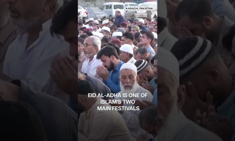 Muslims Across the World Celebrate Eid | Subscribe to Firstpost | N18G Muslims Across the World Celebrate Eid | Subscribe to Firstpost | N18G