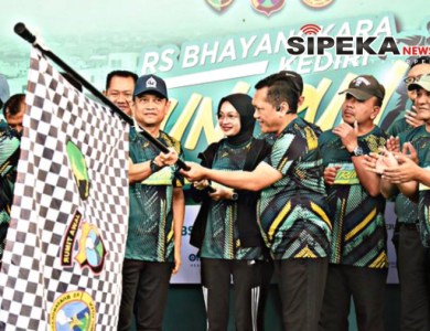 Semarak Fun Run RS Bhayangkara 2025, Wali Kota Kediri Dorong Gaya Hidup Sehat untuk Warga Semarak Fun Run RS Bhayangkara 2025, Wali Kota Kediri Dorong Gaya Hidup Sehat untuk Warga