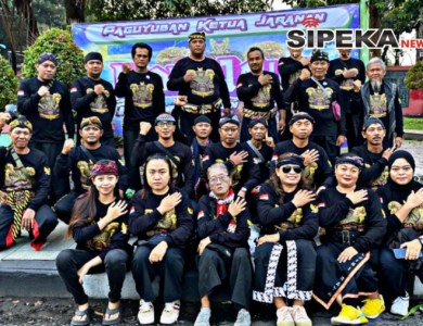 Seniman Jaranan Kediri Jayati Ramaikan Napak Tilas Rute Gerilya Jenderal Sudirman Seniman Jaranan Kediri Jayati Ramaikan Napak Tilas Rute Gerilya Jenderal Sudirman