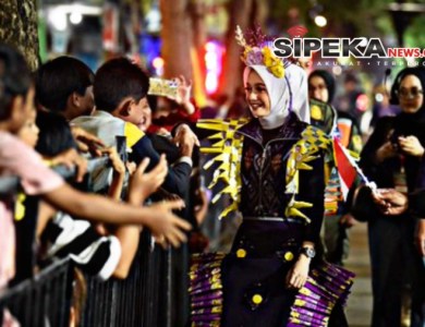 Dhoho Night Carnival 2025 Gemparkan Kota Kediri, Ribuan Warga dan Turis Mancanegara Terkesima Dhoho Night Carnival 2025 Gemparkan Kota Kediri, Ribuan Warga dan Turis Mancanegara Terkesima