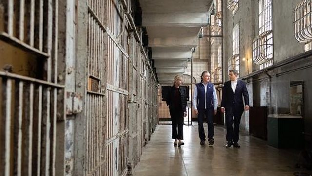 Secretary Doug Burgum and Attorney General Pam Bondi tour Alcatraz Island to assess its potential reopening as a federal prison. Secretary Doug Burgum and Attorney General Pam Bondi tour Alcatraz Island to assess its potential reopening as a federal prison.