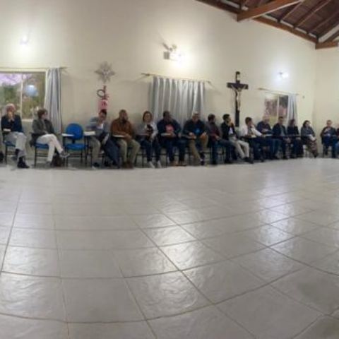 Abbá Pai participa de reunião das Novas Comunidades Abbá Pai participa de reunião das Novas Comunidades