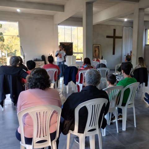 Vocacionados da comunidade vivenciam encontro mensal de espiritualidade Vocacionados da comunidade vivenciam encontro mensal de espiritualidade