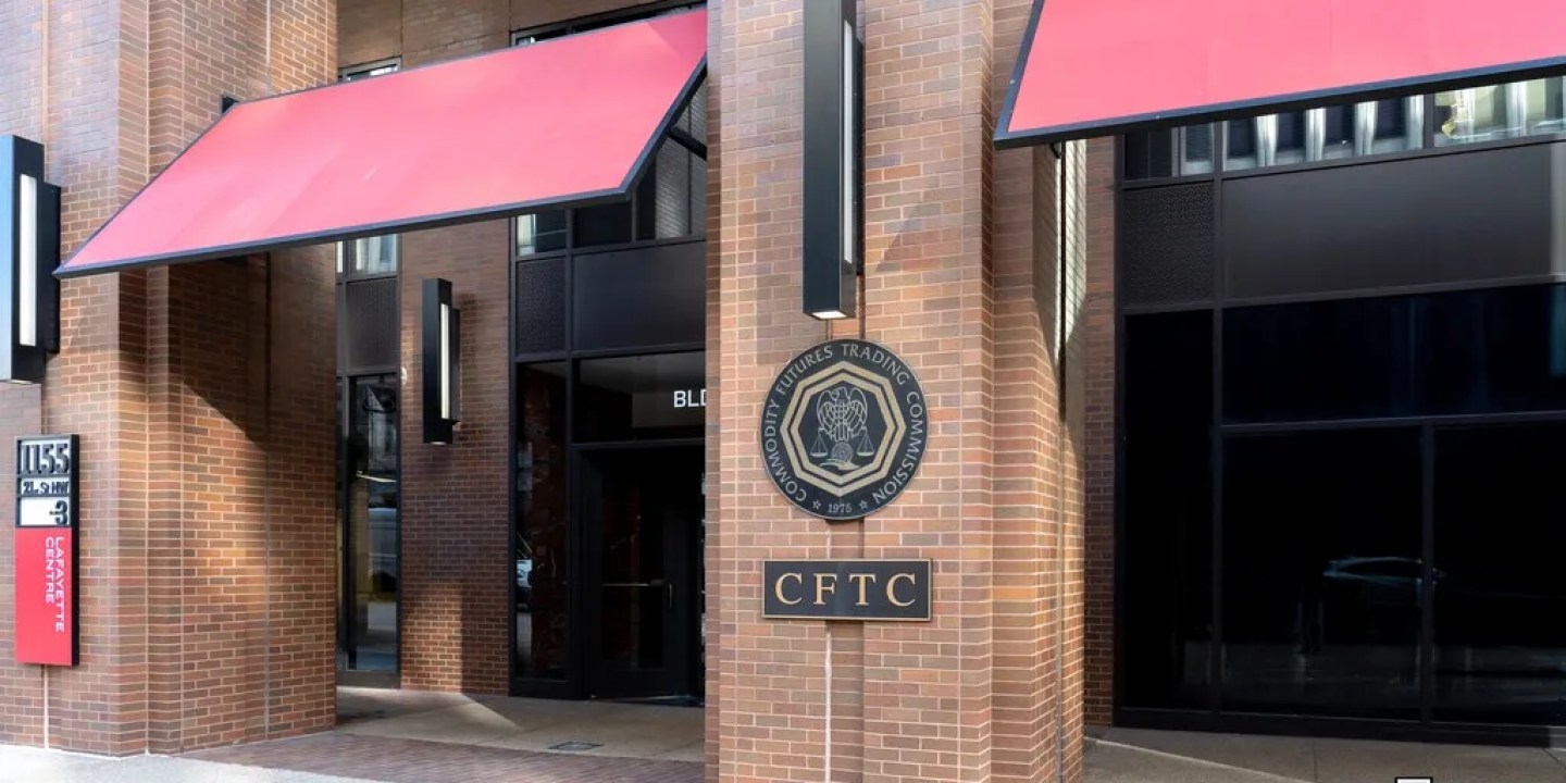 ब्रायन क्विंटेंज़ की नज़र ट्रम्प के नेतृत्व में CFTC के अध्यक्ष पर है ब्रायन क्विंटेंज़ की नज़र ट्रम्प के नेतृत्व में CFTC के अध्यक्ष पर है