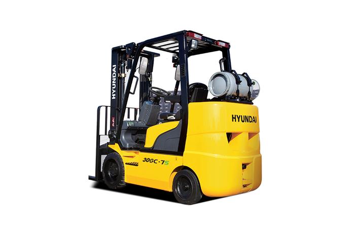 YUCW-00869 Empilhadeira Hyundai 30GC-7M