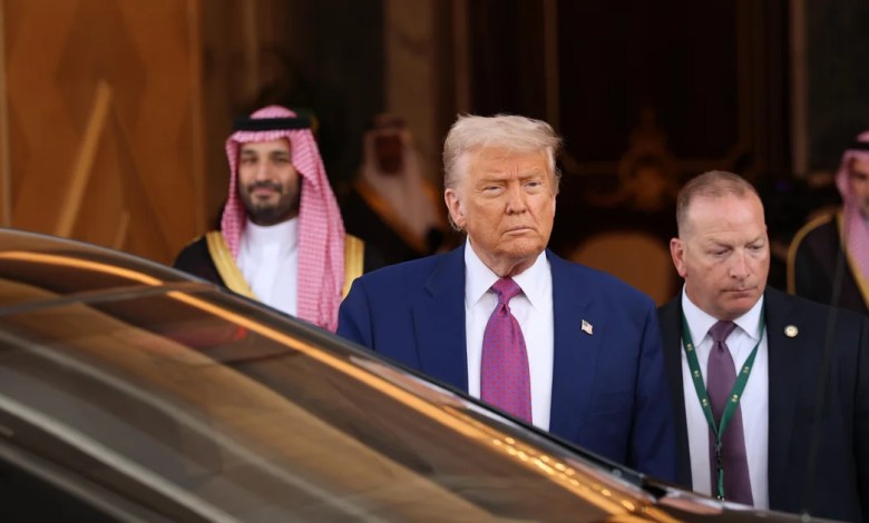 Trump said he would lift sanctions in Syria: “I say good luck, Syria. Show us something special.” Trump said he would lift sanctions in Syria: “I say good luck, Syria. Show us something special.”