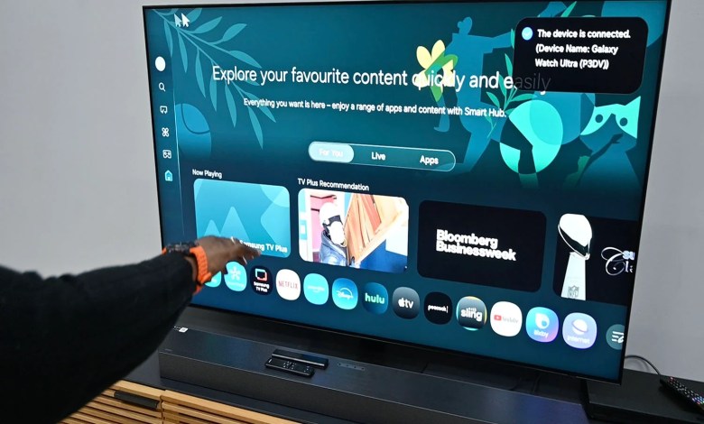 You can control the latest Samsung TV (and Samsung watches) with your wrist flick You can control the latest Samsung TV (and Samsung watches) with your wrist flick