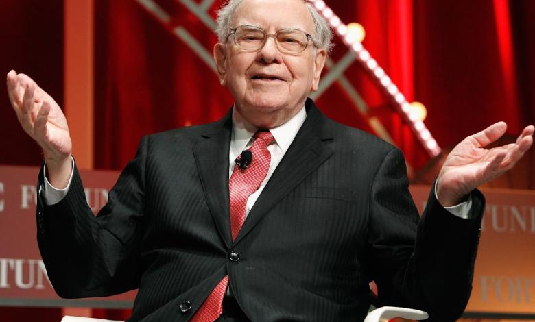Berkshire Hathaway shares are falling as traders react to Warren Buffett's plan to resign Berkshire Hathaway shares are falling as traders react to Warren Buffett's plan to resign