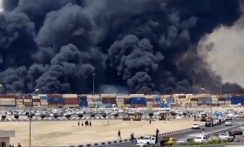 Huge explosion in Iran's port killed eight people and injured more than 750 people Huge explosion in Iran's port killed eight people and injured more than 750 people