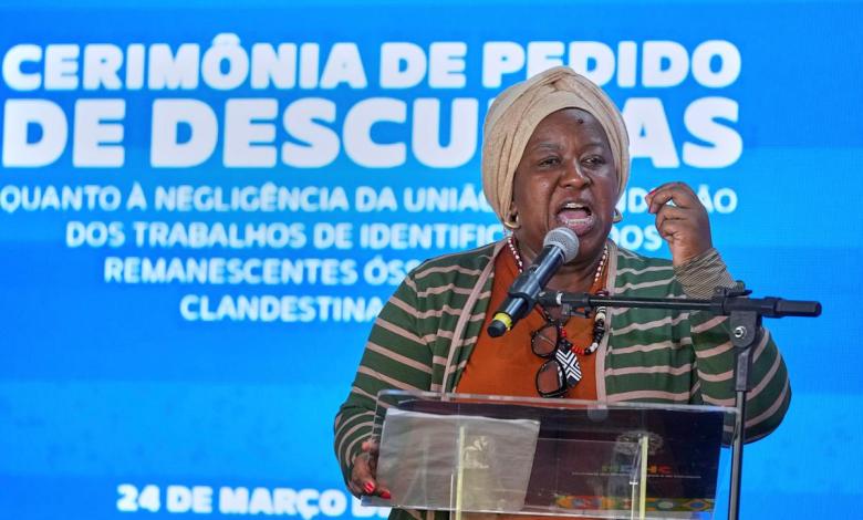 Brazil apologizes to families of victims of military dictatorship graves Brazil apologizes to families of victims of military dictatorship graves