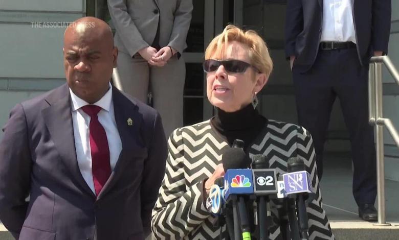 Newark mayor sues New Jersey's top federal prosecutor after being arrested at immigration detention site Newark mayor sues New Jersey's top federal prosecutor after being arrested at immigration detention site
