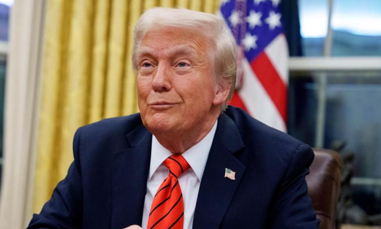 Trump signs new orders to greatly expand his presidential power Trump signs new orders to greatly expand his presidential power