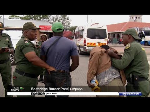 Illegal immigrants crossing from Zimbabwe into South Africa apprehended Illegal immigrants crossing from Zimbabwe into South Africa apprehended