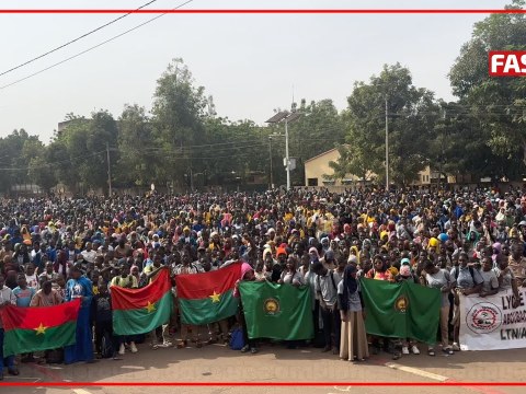 Ouagadougou : La jeunesse scolaire soutient la vision du Capitaine Ibrahim Traoré Ouagadougou : La jeunesse scolaire soutient la vision du Capitaine Ibrahim Traoré