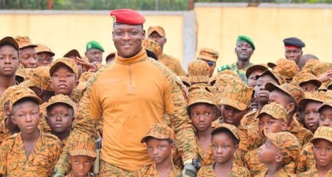 Ce que le Capitaine Ibrahim Traoré a dit aux jeunes pionniers du Camp Vacances Faso Mêbo Ce que le Capitaine Ibrahim Traoré a dit aux jeunes pionniers du Camp Vacances Faso Mêbo