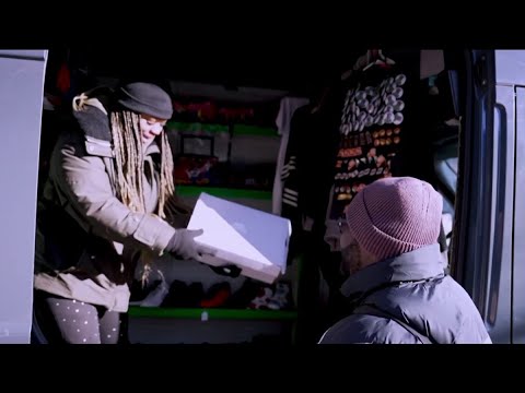 Selling the hottest sneakers on the go in mobile NYC store | NBC New York Selling the hottest sneakers on the go in mobile NYC store | NBC New York