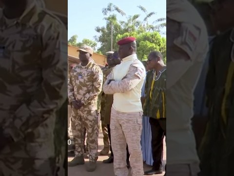 Arrivée du Président Ibrahim Traoré à la cérémonie de remise des motos à la Police nationale Arrivée du Président Ibrahim Traoré à la cérémonie de remise des motos à la Police nationale
