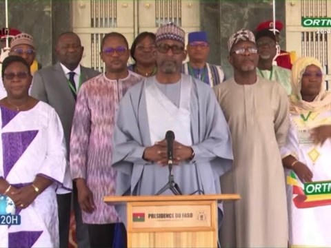 Le capitaine Ibrahim Traore a reçu les ministres des affaires étrangères de L’AES Le capitaine Ibrahim Traore a reçu les ministres des affaires étrangères de L’AES