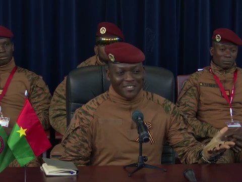 Moscou: Le Capitaine Ibrahim TRAORÉ face aux étudiants à l’université de Dmitry-MENDELEEV Moscou: Le Capitaine Ibrahim TRAORÉ face aux étudiants à l’université de Dmitry-MENDELEEV