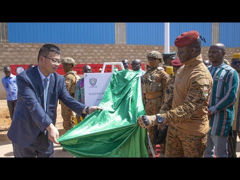 Le capitaine Ibrahim Traoré inaugure une cimenterie à Laongo dans la région du Plateau-Central Le capitaine Ibrahim Traoré inaugure une cimenterie à Laongo dans la région du Plateau-Central