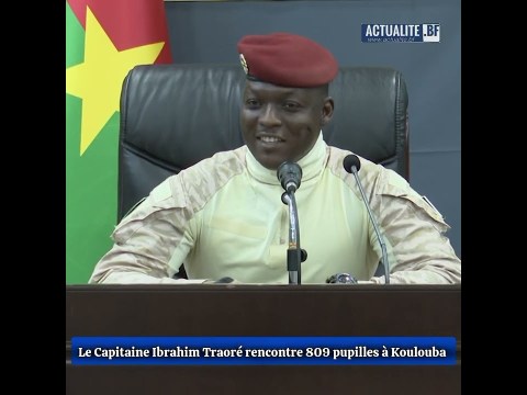 Le Capitaine Ibrahim Traoré rencontre les pupilles de la Nation dans le cadre de « Dèmè sira » Le Capitaine Ibrahim Traoré rencontre les pupilles de la Nation dans le cadre de « Dèmè sira »