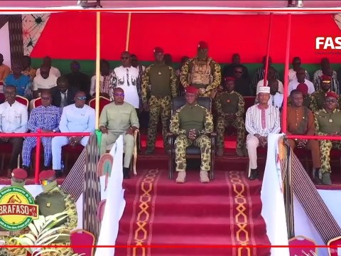 Burkina Faso : Le Capitaine Ibrahim Traoré inaugure l’usine de la SN-BRAFASO Burkina Faso : Le Capitaine Ibrahim Traoré inaugure l’usine de la SN-BRAFASO
