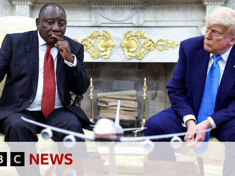 Trump ambushes South African president in Oval Office with claims of ‘white persecution’ | BBC News Trump ambushes South African president in Oval Office with claims of ‘white persecution’ | BBC News