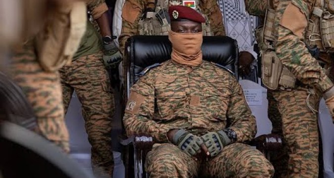 Burkina Faso, Ibrahim Traoré takes oath to lead transitional government | Africanews Burkina Faso, Ibrahim Traoré takes oath to lead transitional government | Africanews