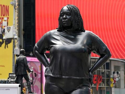 A Giant Statue Of A Black Woman Just Dropped In Times Square, And People Are Having A Complete Meltdown Over The Alleged Stereotypes It Perpetuates A Giant Statue Of A Black Woman Just Dropped In Times Square, And People Are Having A Complete Meltdown Over The Alleged Stereotypes It Perpetuates