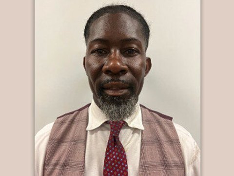 ICE arrests Des Moines schools superintendent Ian Andre Roberts, says he’s a ‘criminal illegal alien’ with a ‘prior weapons charge’ ICE arrests Des Moines schools superintendent Ian Andre Roberts, says he’s a ‘criminal illegal alien’ with a ‘prior weapons charge’