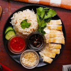 Resep Hainan Chicken Rice: Sajian Ayam Lezat dari Negeri Tirai Bambu Resep Hainan Chicken Rice: Sajian Ayam Lezat dari Negeri Tirai Bambu