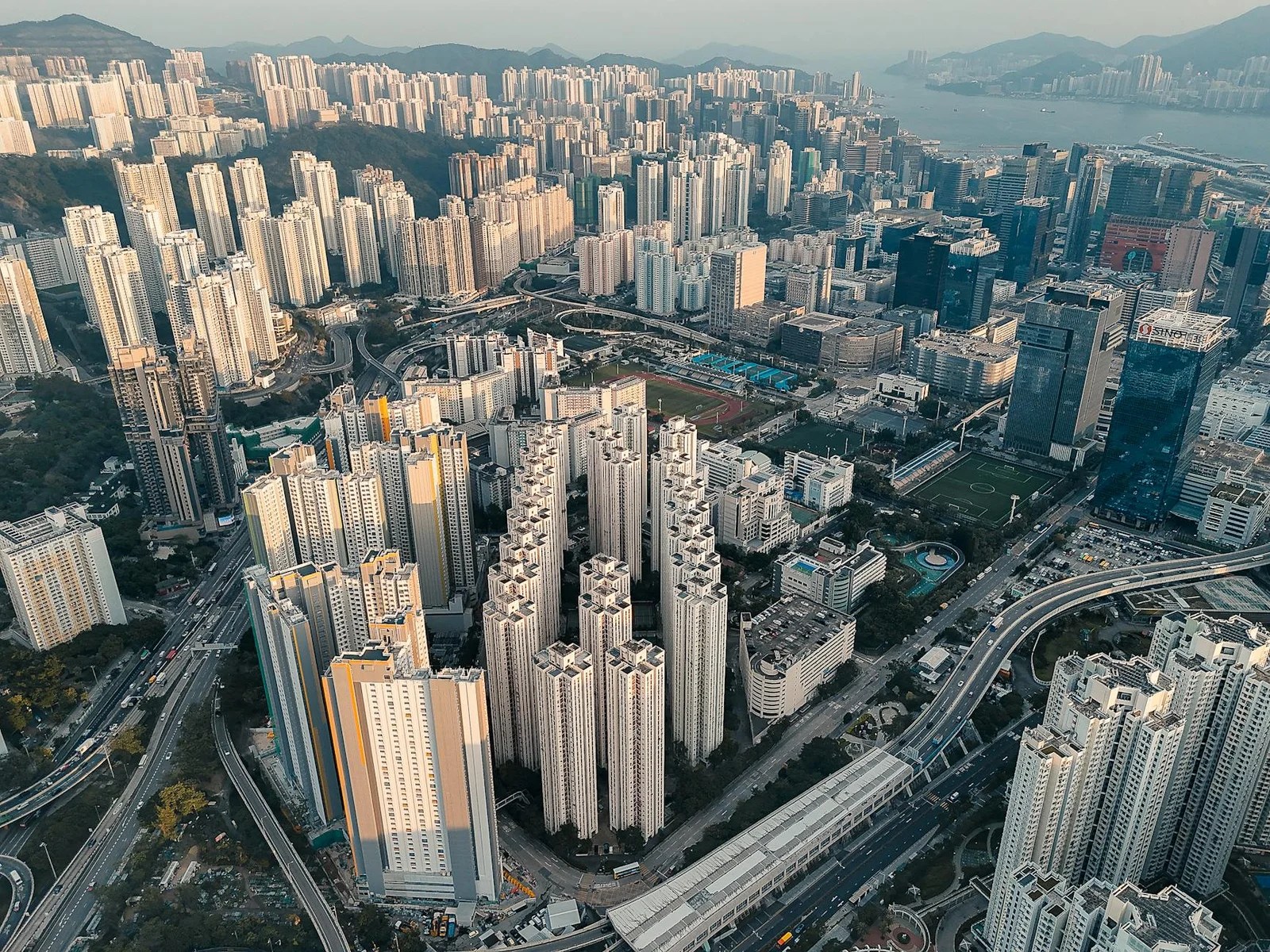 香港酒店式公寓業配Vs真實心得|2026網紅沒告訴你的事 香港酒店式公寓業配Vs真實心得|2026網紅沒告訴你的事