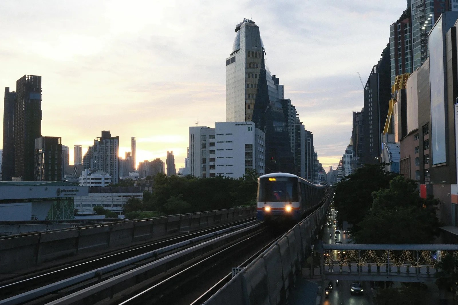 曼谷機場到市區交通口袋名單2026|當地人推薦的私房路線 曼谷機場到市區交通口袋名單2026|當地人推薦的私房路線