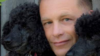 حيوان المشاهير الأليف الذي لن أنساه أبدًا: الحكة والخدش، كلاب البودل ذات الفرح الذي لا مثيل له، بقلم كريس باكهام | كريس باكهام حيوان المشاهير الأليف الذي لن أنساه أبدًا: الحكة والخدش، كلاب البودل ذات الفرح الذي لا مثيل له، بقلم كريس باكهام | كريس باكهام